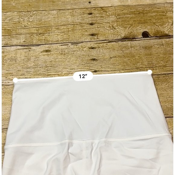 Emma Lou Glow Band Toby Shorts in White - Picture 4 of 5